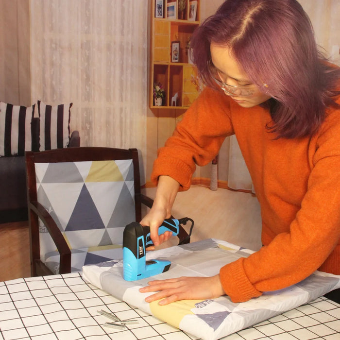 TASP 230V Cucitrice elettrica Costruzione di mobili Pistola sparachiodi Tacker 14mm Graffette e chiodi Utensili elettrici per tappezzeria domestica Fai da te