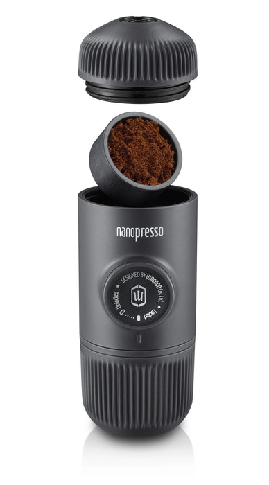 Wacaco Nanopresso Portatile Macchina Per Caffè Espresso, Versione di Aggiornamento di Minipresso, 18 Bar di Pressione, extra Piccolo Viaggio macchina per il Caffè.