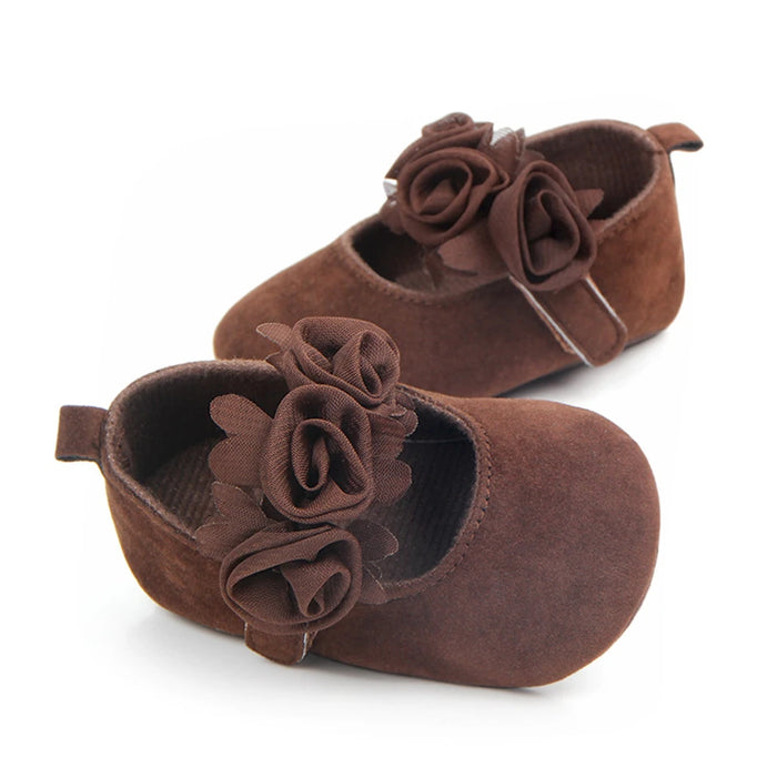 2025 nuove scarpe da bambino floreali carine per neonato ragazza da bambino scarpe da principessa suola morbida prewalker scarpe da bambino antiscivolo 0-18M