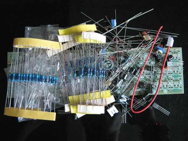 Kit fai da te Indicatore di controllo vocale Livello 3 sezioni 10 punti che indica LED Kit di produzione elettronica rosso/blu/verde