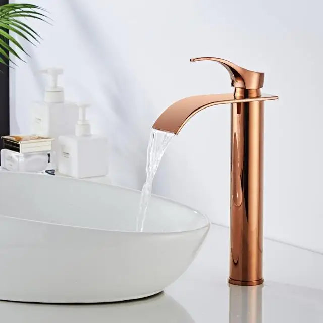 Rubinetto per lavabo rubinetto per cascata in oro e bianco rubinetto per bagno in ottone rubinetto per lavabo da bagno rubinetto per miscelatore rubinetto per lavabo caldo e freddo
