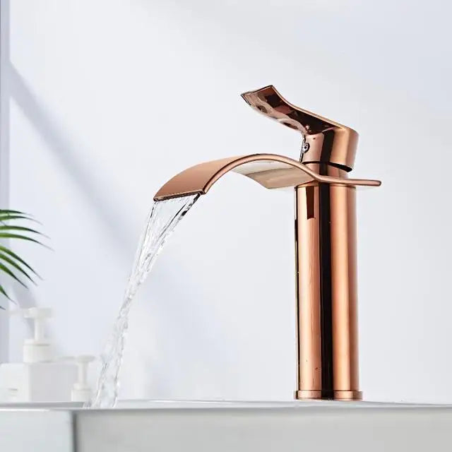 Rubinetto per lavabo rubinetto per cascata in oro e bianco rubinetto per bagno in ottone rubinetto per lavabo da bagno rubinetto per miscelatore rubinetto per lavabo caldo e freddo