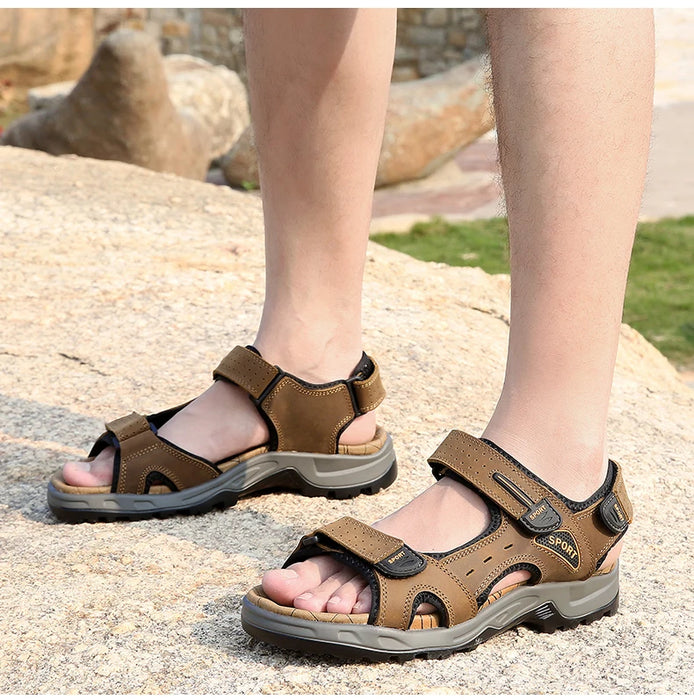New Fashion Summer Leisure Scarpe da uomo Sandali da spiaggia Sandali in vera pelle di alta qualità Sandali da uomo morbidi di grandi dimensioni Taglia 38-48