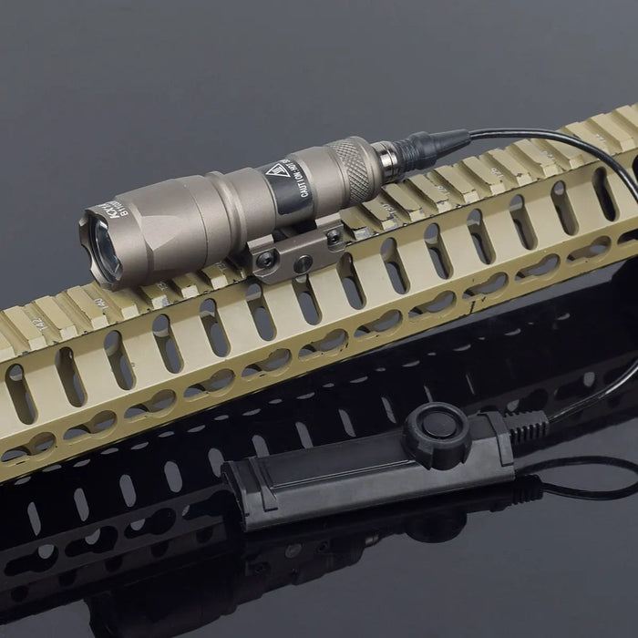Tattico Surefire M300 M300A MINI Scout Luce Fucile Caccia Torcia A LED Airsoft Arma Pistola Luce Lanterna Torcia AR15 HK416