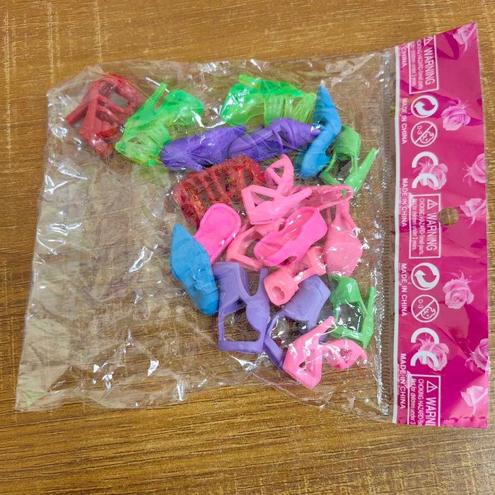 Il trasporto libero 10 pz/set modello misto colore misto moda tacchi sandali scarpe per la bambola Barbie