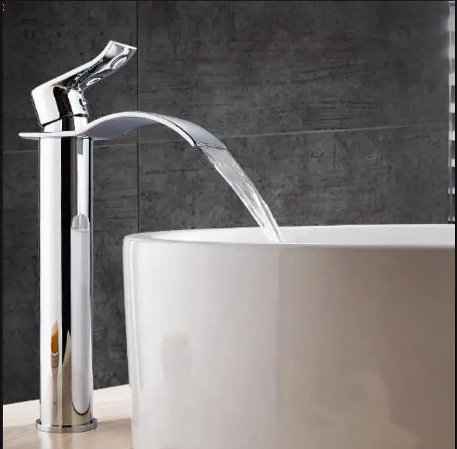 Rubinetto per lavabo rubinetto per cascata in oro e bianco rubinetto per bagno in ottone rubinetto per lavabo da bagno rubinetto per miscelatore rubinetto per lavabo caldo e freddo