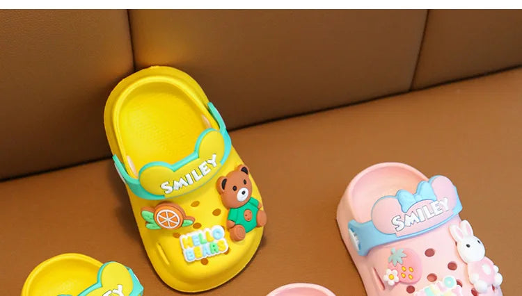 2025 Sandali estivi per bambina Pantofole simpatico cartone animato Neonato Bagno interno Scarpe antiscivolo Sandali da spiaggia per neonato
