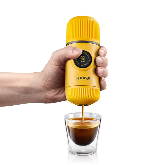 Wacaco Nanopresso Portatile Macchina Per Caffè Espresso, Versione di Aggiornamento di Minipresso, 18 Bar di Pressione, extra Piccolo Viaggio macchina per il Caffè.