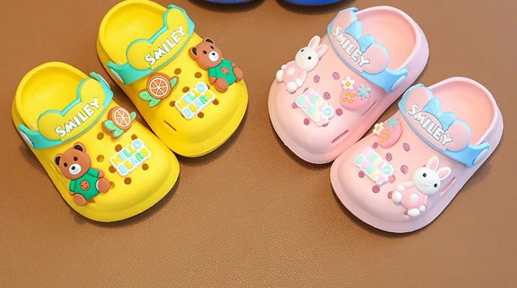 2025 Sandali estivi per bambina Pantofole simpatico cartone animato Neonato Bagno interno Scarpe antiscivolo Sandali da spiaggia per neonato