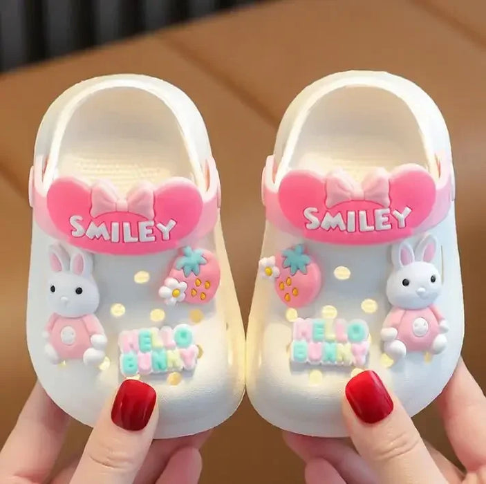 2025 Sandali estivi per bambina Pantofole simpatico cartone animato Neonato Bagno interno Scarpe antiscivolo Sandali da spiaggia per neonato