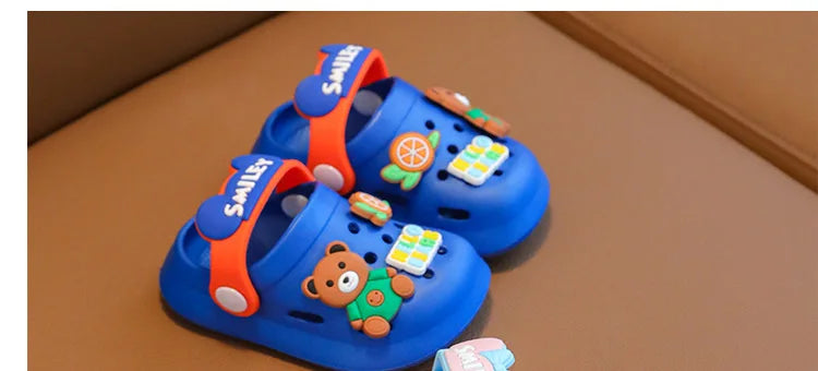 2025 Sandali estivi per bambina Pantofole simpatico cartone animato Neonato Bagno interno Scarpe antiscivolo Sandali da spiaggia per neonato