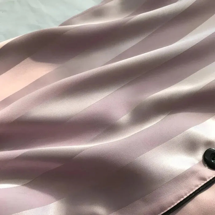 1 Set da salotto elegante da donna, pigiama a maniche lunghe con bottoni a righe in raso taglie forti