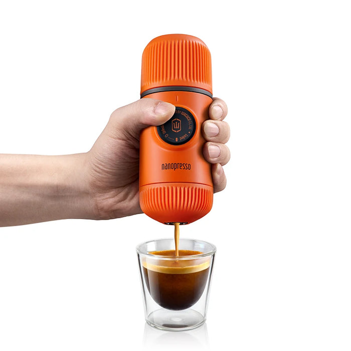 Wacaco Nanopresso Portatile Macchina Per Caffè Espresso, Versione di Aggiornamento di Minipresso, 18 Bar di Pressione, extra Piccolo Viaggio macchina per il Caffè.