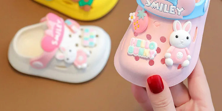 2025 Sandali estivi per bambina Pantofole simpatico cartone animato Neonato Bagno interno Scarpe antiscivolo Sandali da spiaggia per neonato