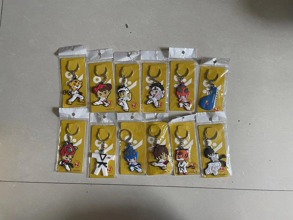 50 pz/lotto) portachiavi all'ingrosso taekwondo fornisce regali sportivi dei cartoni animati per i bambini