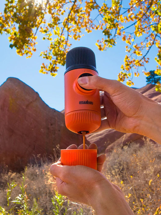 Wacaco Nanopresso Portatile Macchina Per Caffè Espresso, Versione di Aggiornamento di Minipresso, 18 Bar di Pressione, extra Piccolo Viaggio macchina per il Caffè.