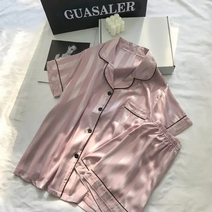 1 Set da salotto elegante da donna, pigiama a maniche lunghe con bottoni a righe in raso taglie forti