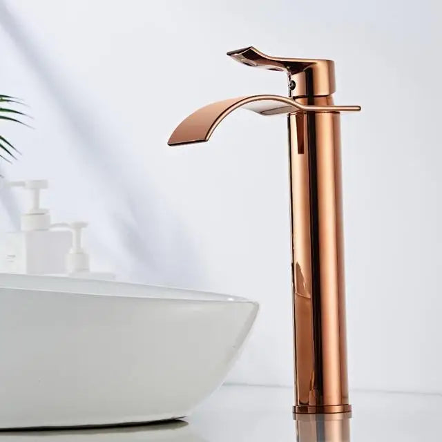 Rubinetto per lavabo rubinetto per cascata in oro e bianco rubinetto per bagno in ottone rubinetto per lavabo da bagno rubinetto per miscelatore rubinetto per lavabo caldo e freddo