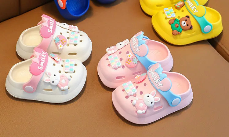 2025 Sandali estivi per bambina Pantofole simpatico cartone animato Neonato Bagno interno Scarpe antiscivolo Sandali da spiaggia per neonato